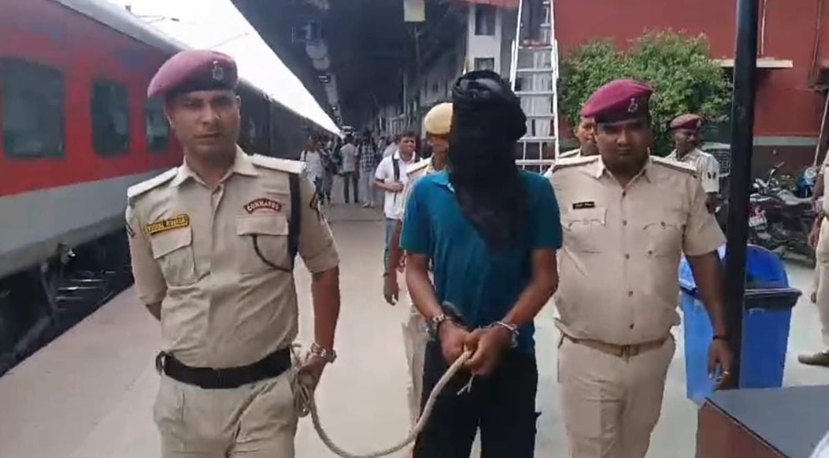 बिहार: कभी एसटीएफ तो कभी आरपीएफ बनकर जमाता था रौब, चलती ट्रेन में यात्रियों को निशाना बनाने वाला गिरफ्तार