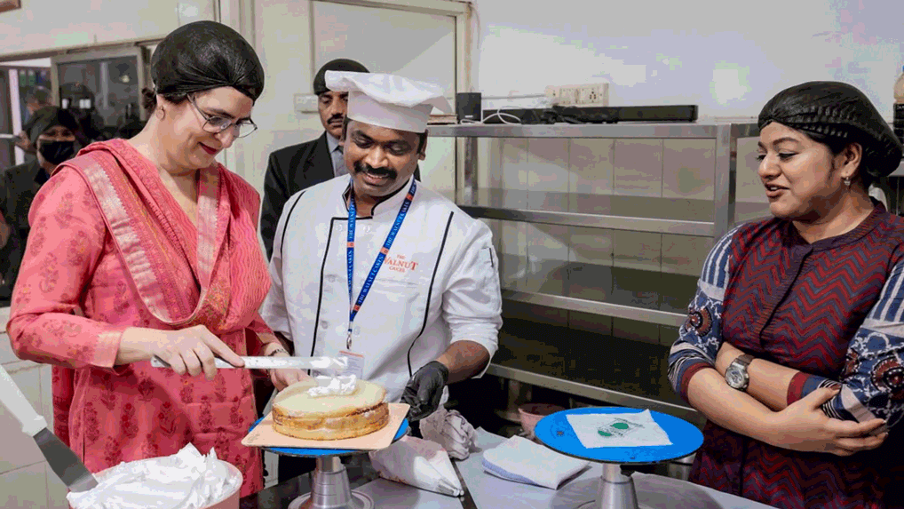 Priyanka Gandhi bakes cake and cupcakes during Wayanad visit photos