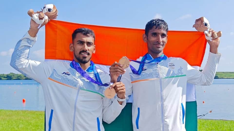 Punjab Player Satnam Singh wins bronze at Asian Games in rowing Bhagwant Mann cash reward of ₹50 lakh