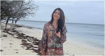 Toxic star yash out with family after wife shares photos from beach