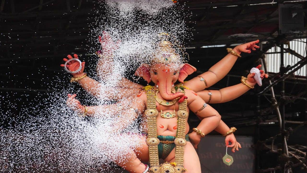 Come back soon next year: Bappa farewell amidst gulal, flowers cheers city resounds chants Ganpati Bappa Morya