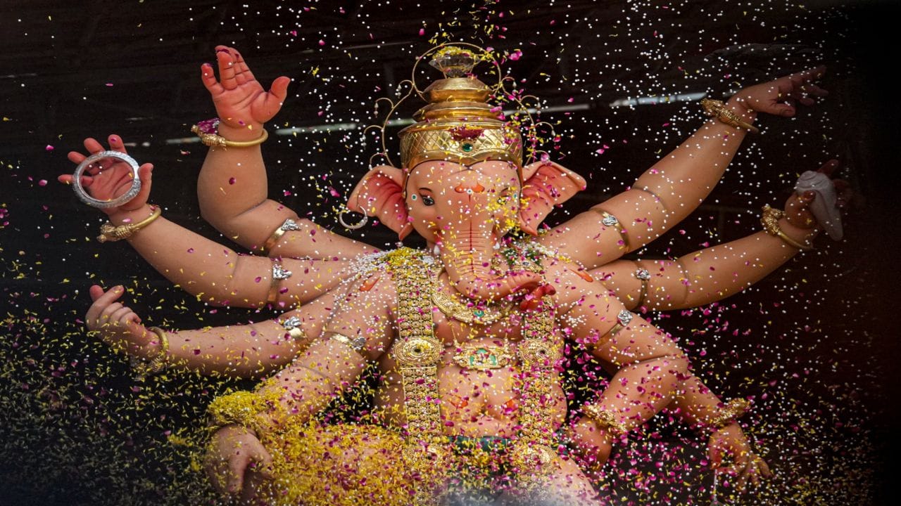 Come back soon next year: Bappa farewell amidst gulal, flowers cheers city resounds chants Ganpati Bappa Morya