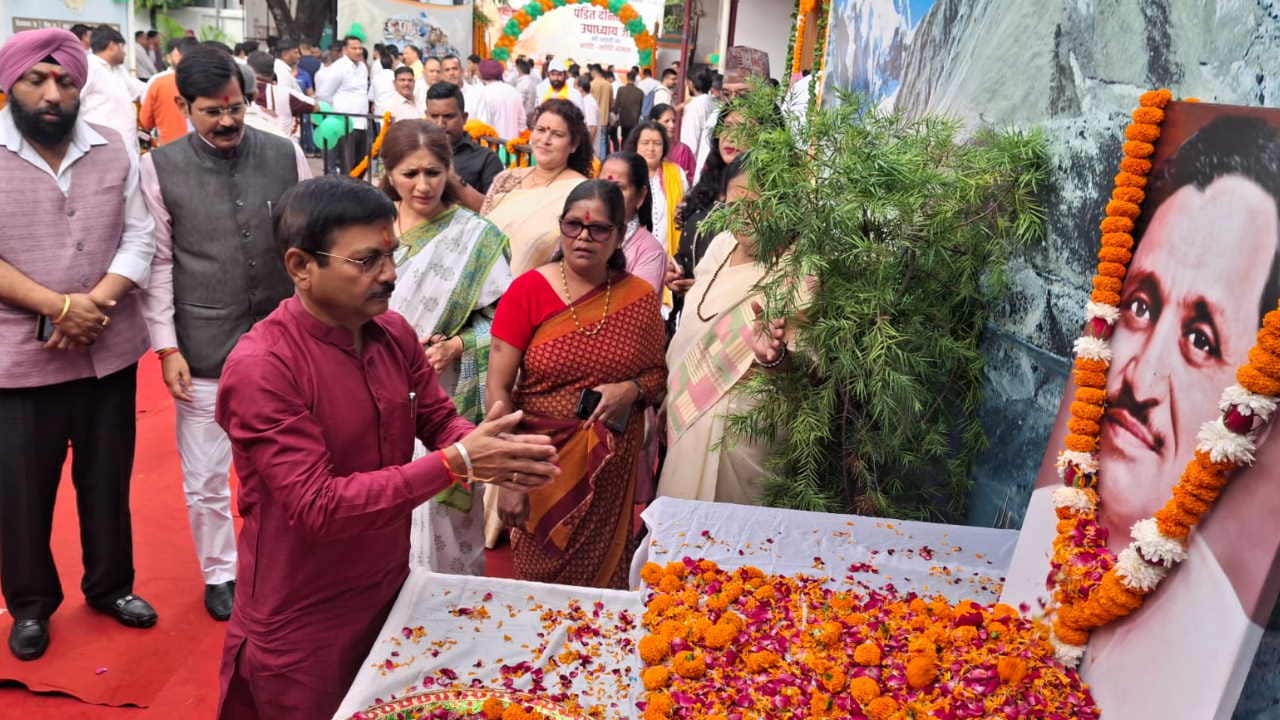 ए नए महामंत्री संगठन फनीन्द्रनाथ शर्मा भाजपा प्रदेश कार्यालय पहुंचे