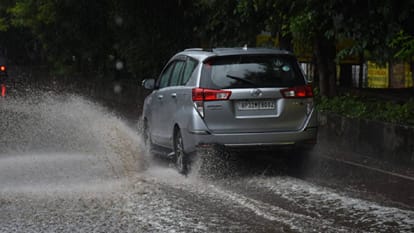 UP: Continuous rain since last night in the capital, leading to waterlogging in various areas; a sudden chill