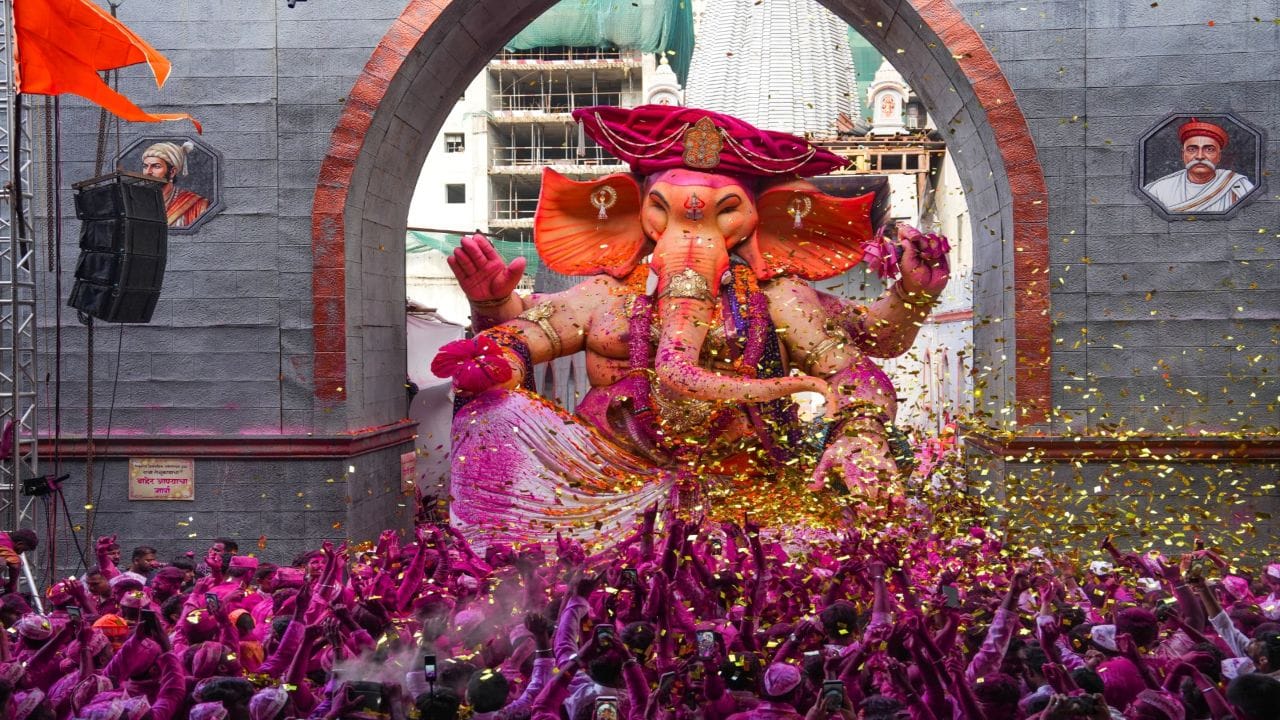 Come back soon next year: Bappa farewell amidst gulal, flowers cheers city resounds chants Ganpati Bappa Morya