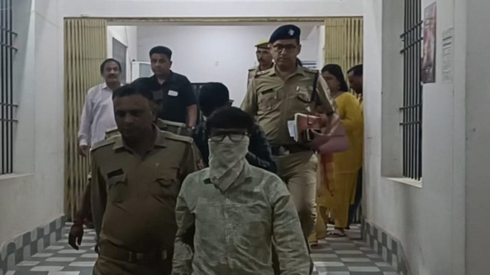 Two youths arrested for making fake caste and residence certificates in gadarpur