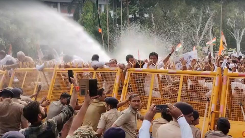 Haryana Congress protest March towards Chief Electoral Officer office in Chandigarh water cannon