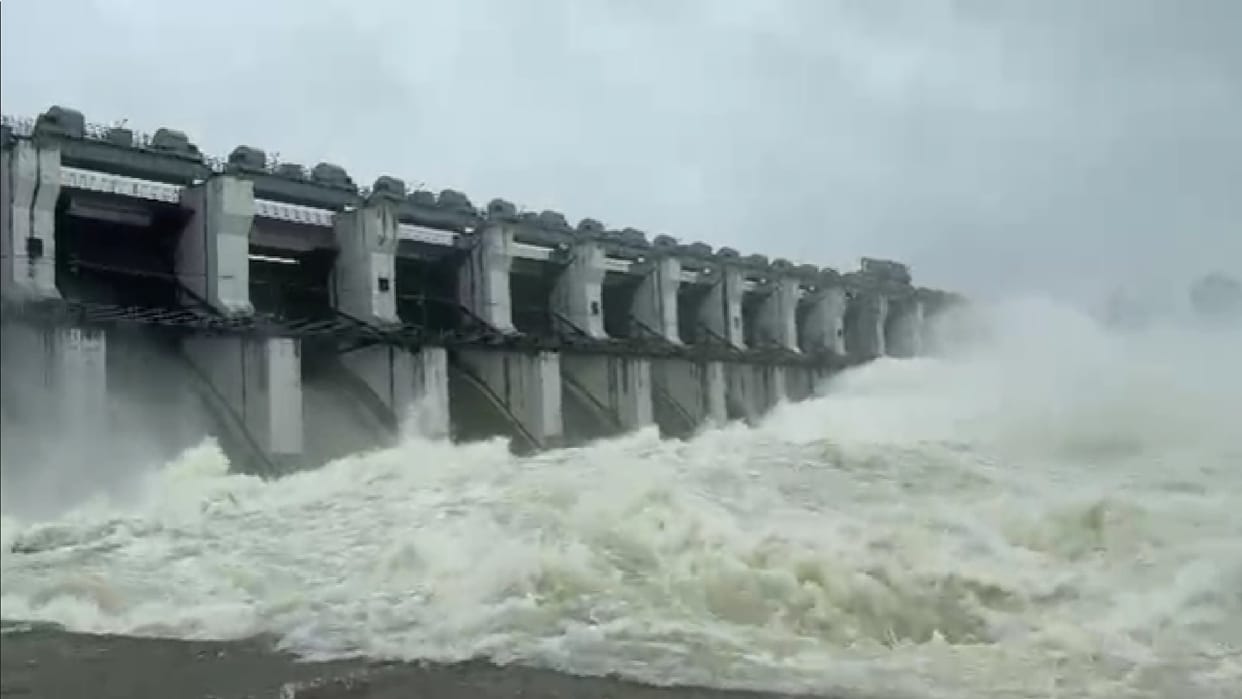 Cyclone Arnab wreaks havoc in Chhattisgarh: Heavy rains cause rivers to overflow, blocking traffic on several