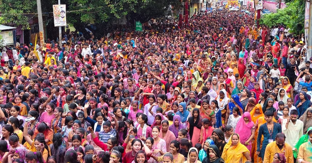 Farrukhabad Devotion to Bappa triumphs over rain grand immersion procession taken out amidst beating of drums