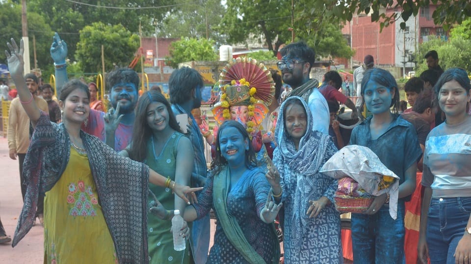 immersion procession was taken out with great fanfare to mark conclusion of Ganesh festival