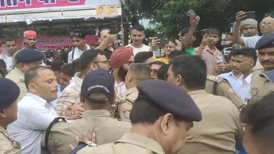 Chaos on Nainital Road under the guise of student union elections in haldwani