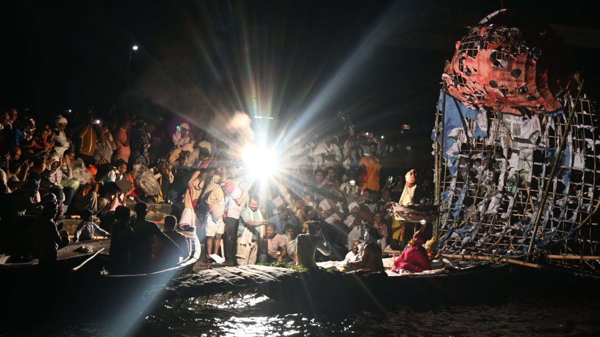 Faith Prevails Over Rain Devotees Watched Ramlila Covered Plastic Sheets Dasharath Moved to Emotion