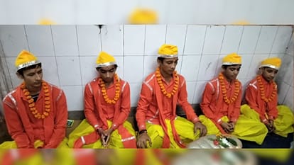 Ramnagar Ramlila Start Verses from Manas to Resonate in Glow of Torches in Varanasi