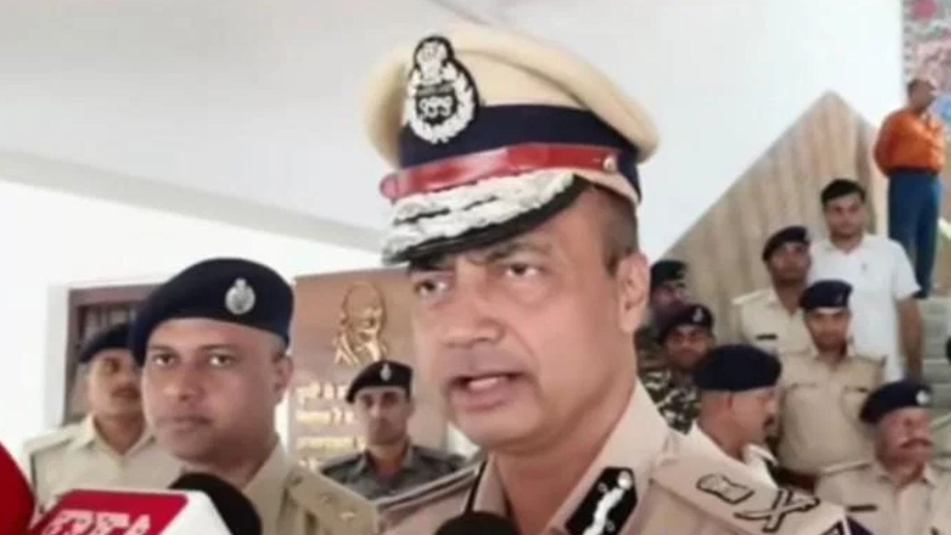 समस्तीपुर में नाबालिग लड़की से बदसलूकी मामले में समीक्षा करने पहुंचे एडीजी