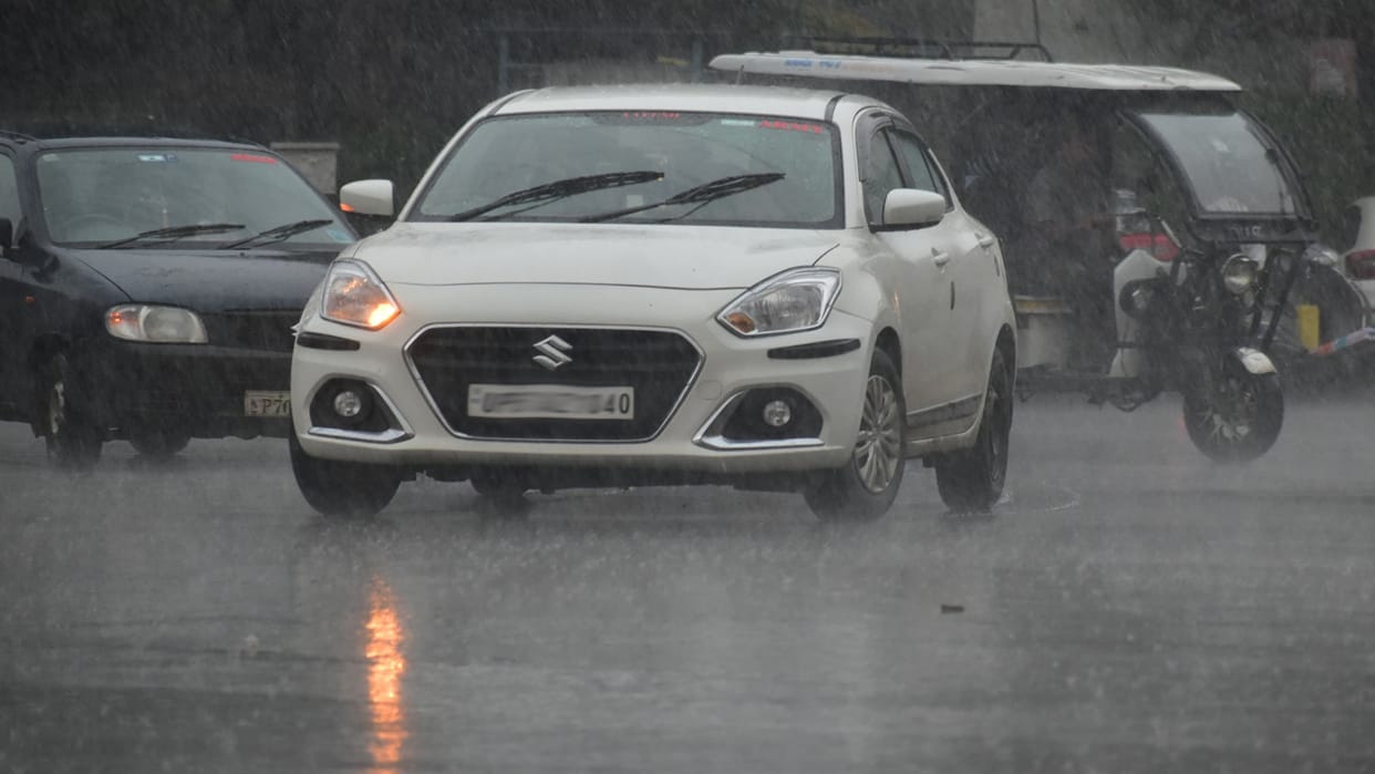 Rain in Prayagraj: Impact of cyclone originating from the Bay of Bengal visible; weather turns pleasant due