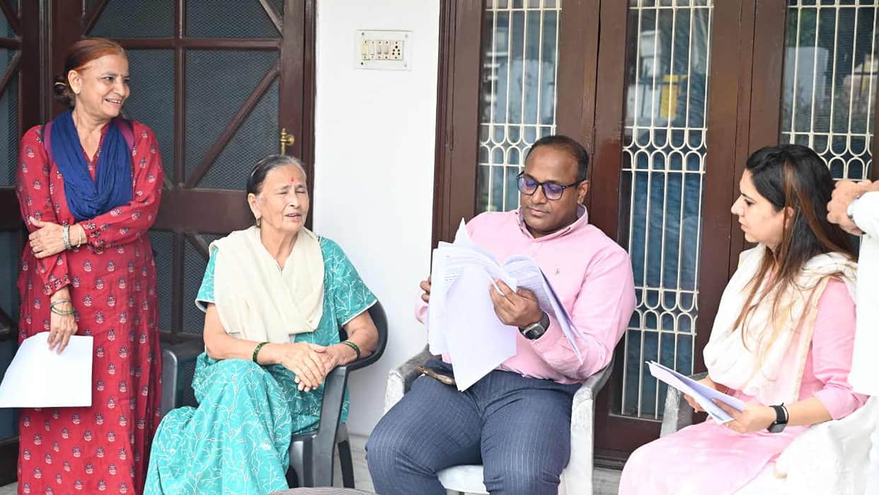 Dehradun Voter List Revision Chief Electoral Officer BVR Purushottam Reviews Documents in Raipur