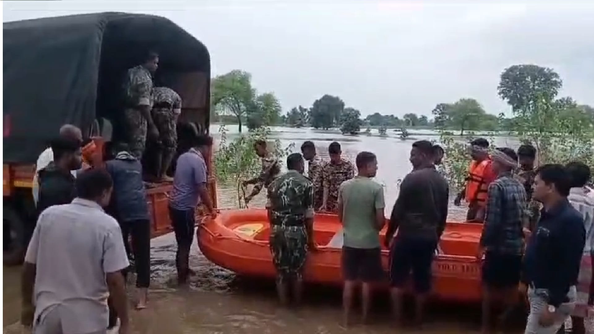 Cyclone wreaks havoc in Chhattisgarh: Traffic halted on several routes