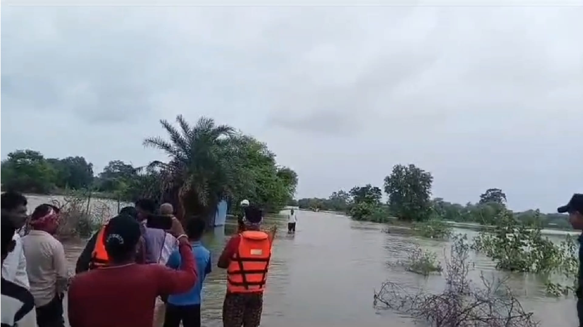 Cyclone wreaks havoc in Chhattisgarh: Traffic halted on several routes