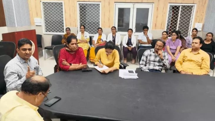 इंदौर: जूनियर डॉक्टर से रैगिंग के मामले में एचओडी समेत कई वरिष्ठ डॉक्टरों को कारण बताओ नोटिस