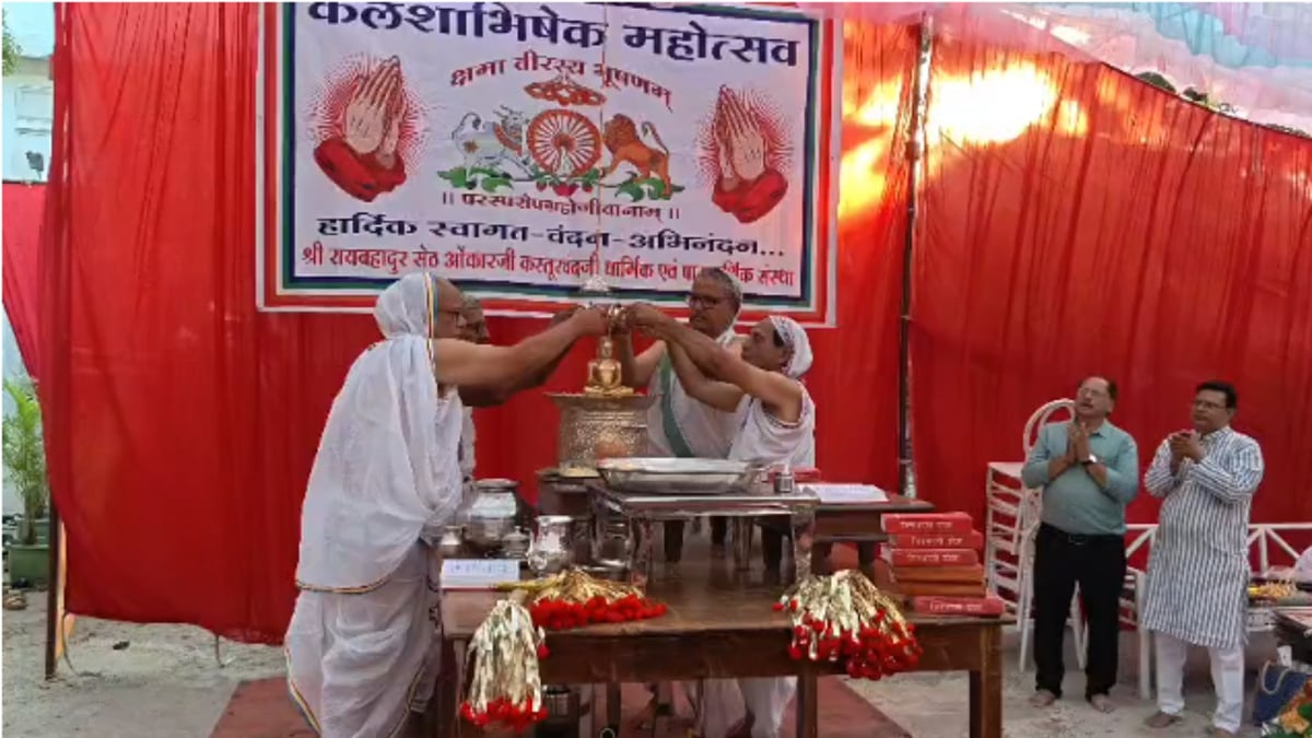 ओंकारेश्वर: कलशाभिषेक महोत्सव में गूंजे भक्ति के स्वर, निमाड़ के स्वर साधकों का हुआ सम्मान