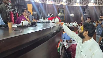 Kanpur: Six members elected amidst tug-of-war, scuffles, and protests; uproar in Municipal Corporation House