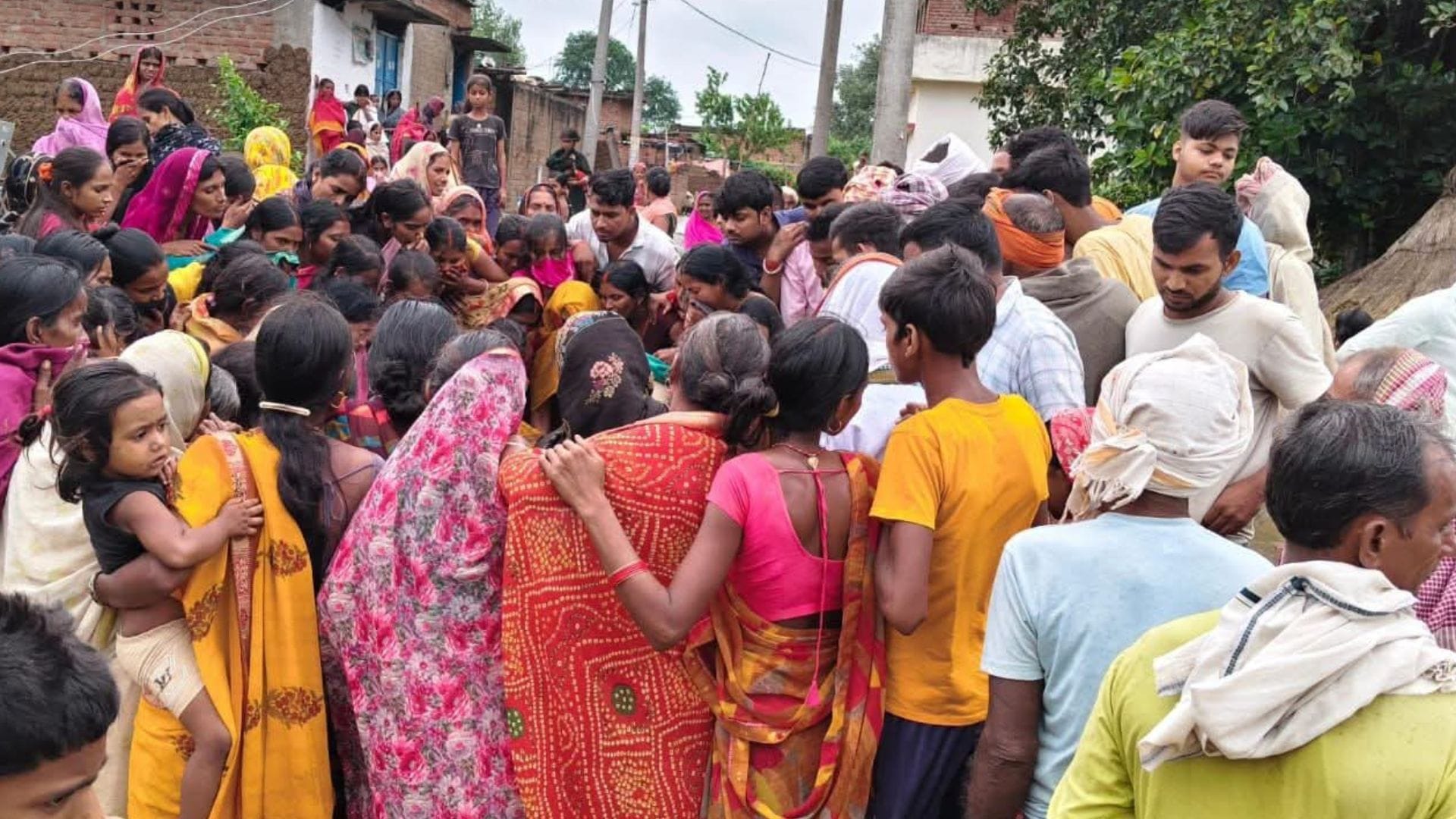 परिजनों ने हत्या का आरोप लगाया