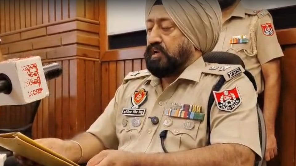 Firozpur Police arrested Counter Intelligence Inspector with heroin pistols