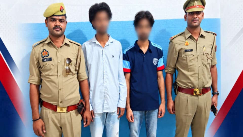 Meerut: Two Women Harassed in Lal Kurti Market, Incident Captured on CCTV; Two Arrested