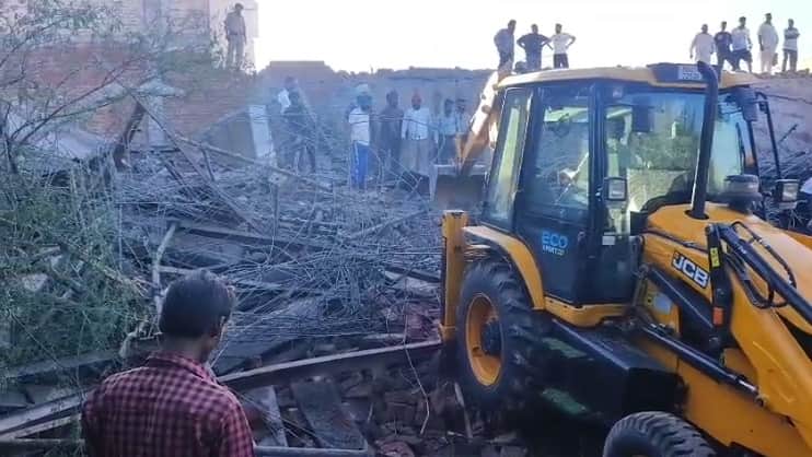 Under-construction building in Ambala collapses right after concrete slab is cast several laborers die in the