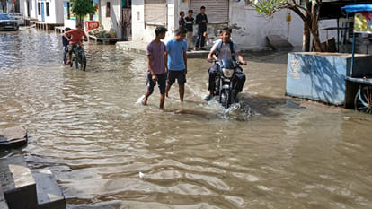 Kanpur: Pandu River Swells; City Homes Become Islands; 15 Families Evacuated by Boat
