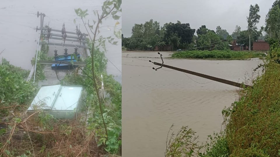 Rain in UP houses collapsed and power outage in etah
