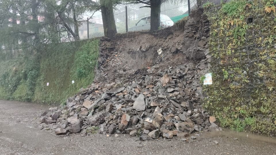 Torrential rainfall Daily life disrupted in Pachwadun-Jaunsar; biting cold sets in wall collapses in Chakrata