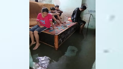 Kanpur: Pandu River Swells; City Homes Become Islands; 15 Families Evacuated by Boat