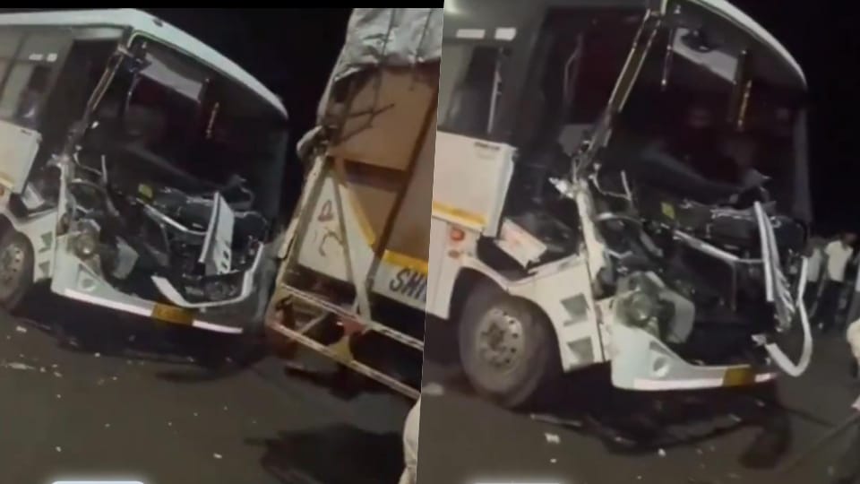 Bus collides with truck ahead on Eastern Peripheral Expressway