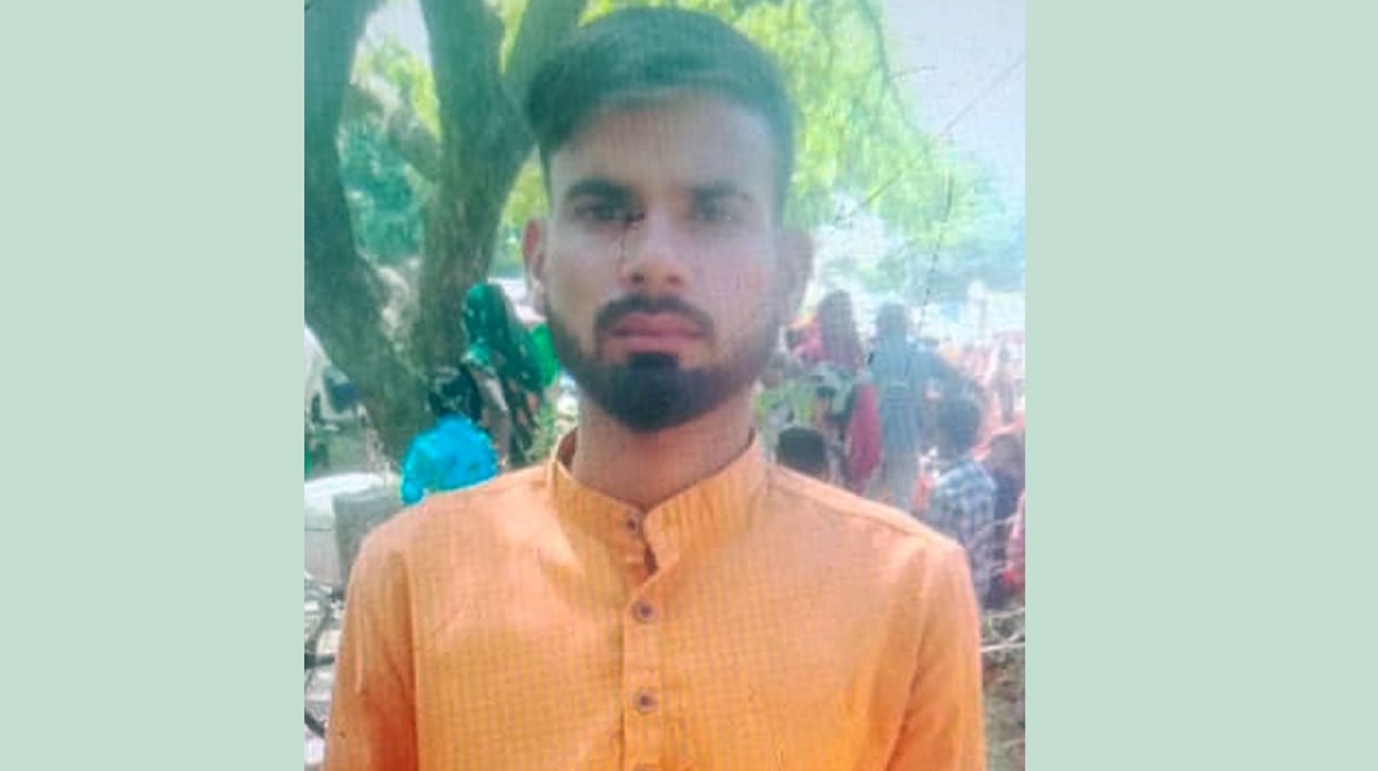Hardoi e rickshaw driver returned home covered in mud asked by wife to take bath he consumed poison and died