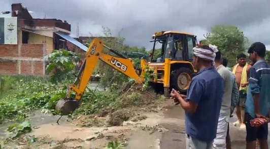 Kanpur Roads in Ghatampur turned into ponds administration swung into action following severe waterlogging