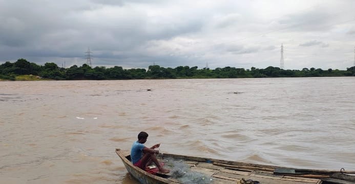 Banda Ken River nearing warning level, just two meters below danger mark administration monitoring situation