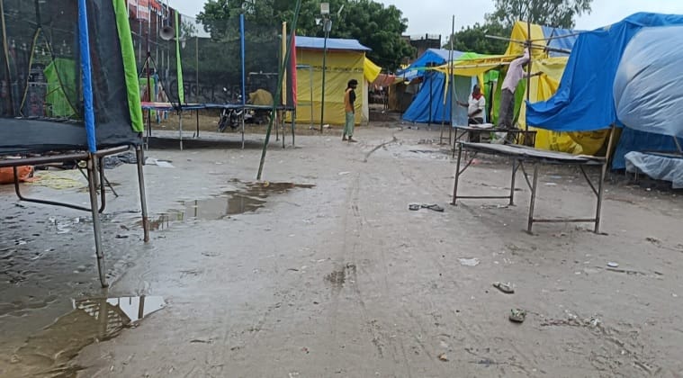 Kanpur 150 year old historic fair washed out by rain stalls were set up but customers didnt turn up