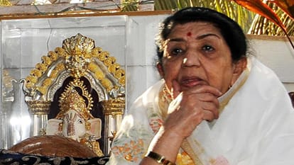 Lata Mangeshkar Birth Anniversary: Know about late singer swar kokila life songs and unknown Facts