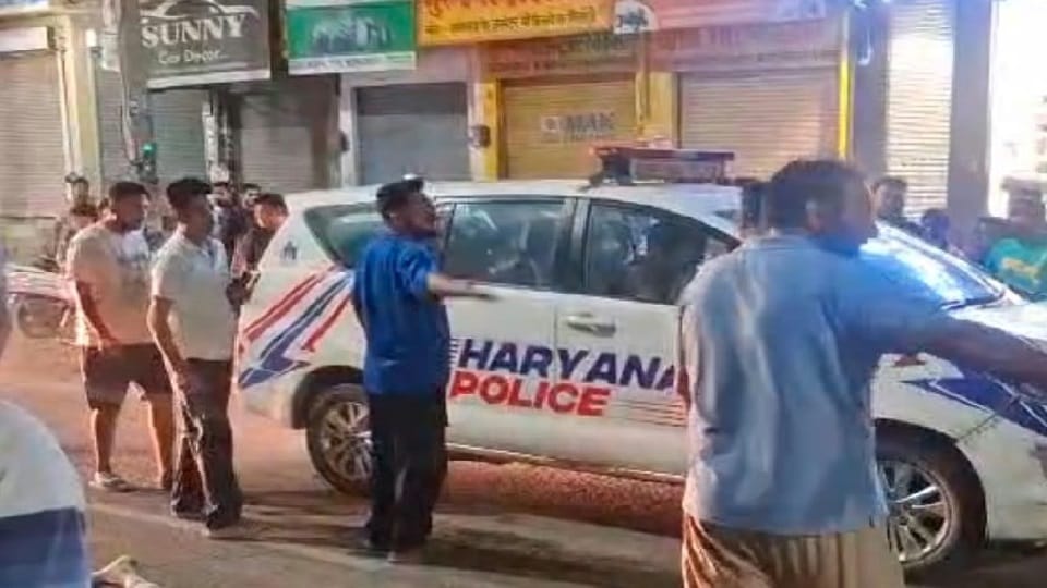 Father of three daughters dies in bike accident in Fatehabad