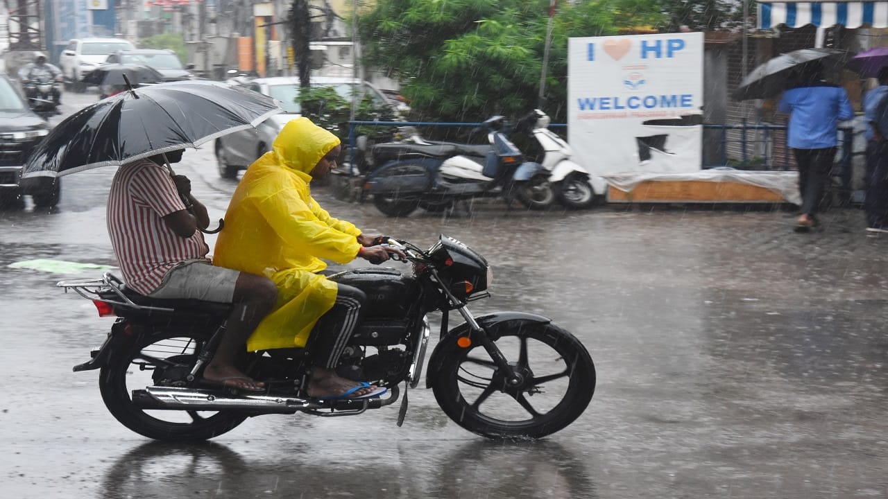 बरेली में बारिश से गिरा तापमान