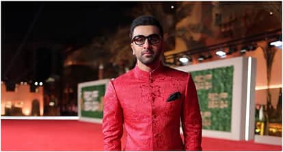 Ranbir Kapoor Birthday Special why he was fighting with father and how he came in the films