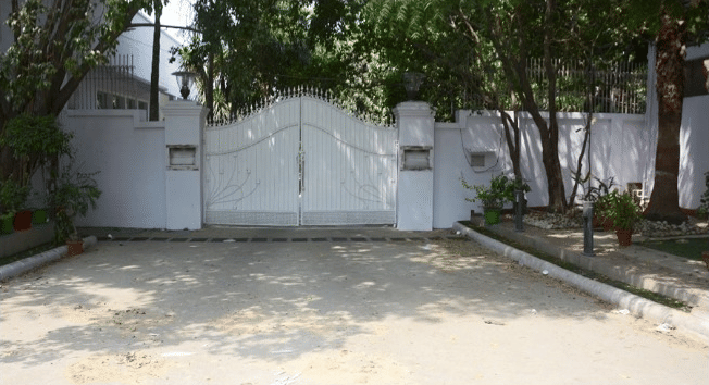 Lucknow: Family members of former minister Bhagwati Singh will have to vacate the River Bank Colony bungalow.