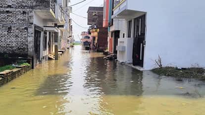 Garra and Khannaut rivers near danger mark in Shahjahanpur