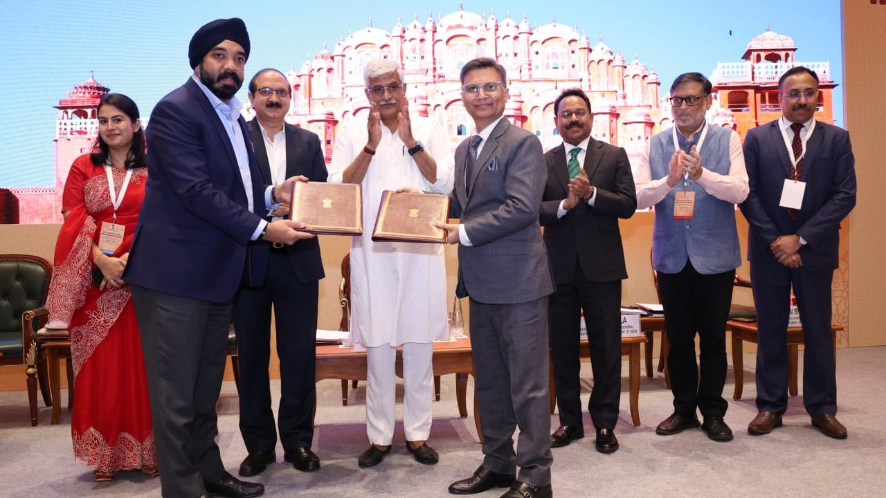 केंद्रीय मंत्री शेखावत की मौजूदगी में हुआ समझौता।