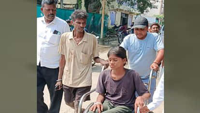 Kanpur: Mud wall collapses; parents and six children trapped; four children in critical condition