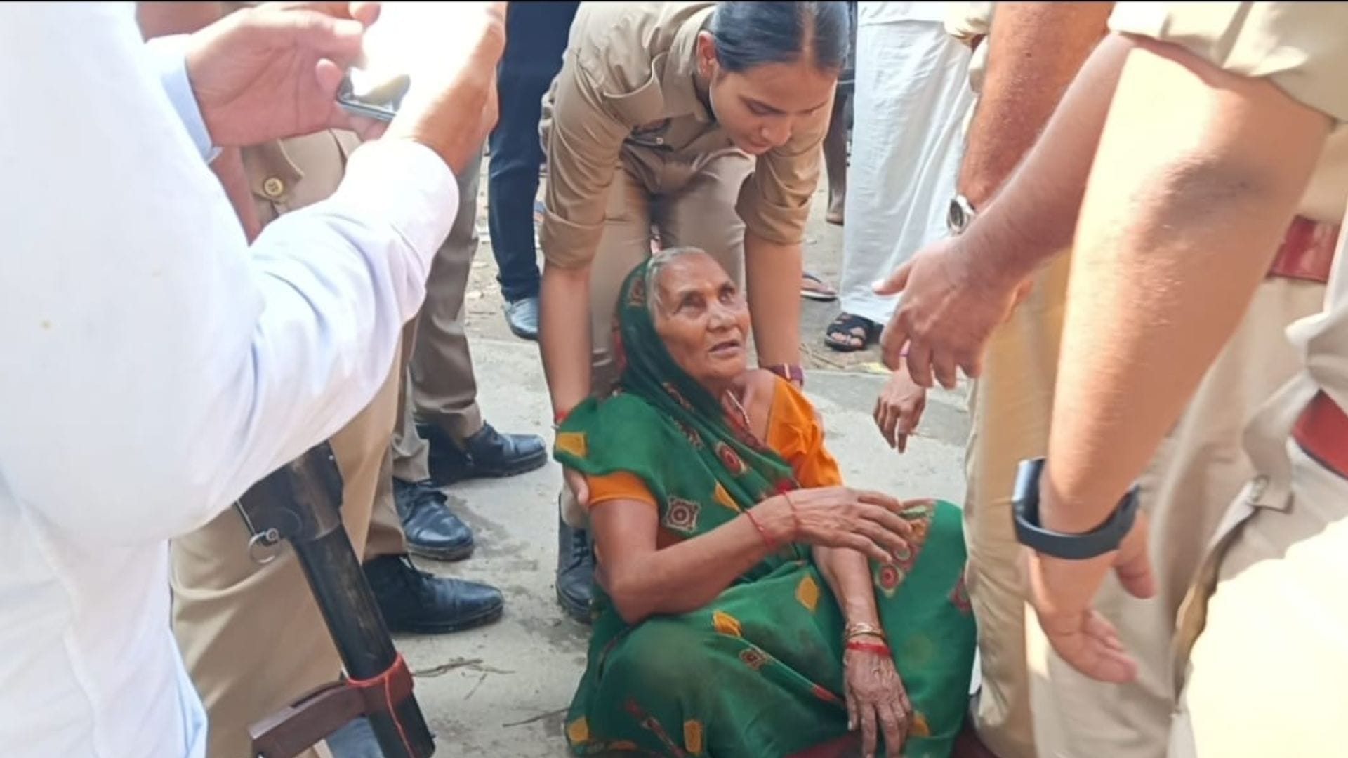 library operator death in jaunpur Family members suspect murder protest for Demanded arrest of accused