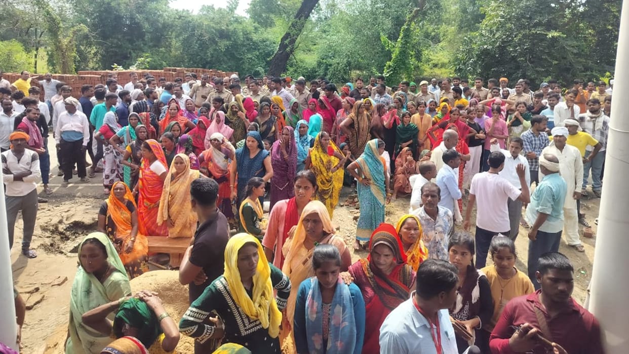 library operator death in jaunpur Family members suspect murder protest for Demanded arrest of accused