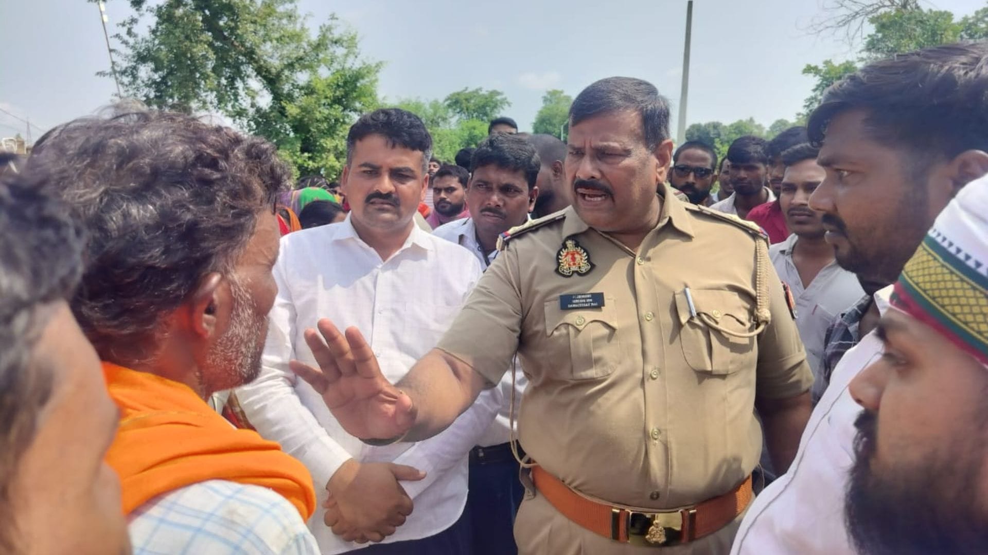 library operator death in jaunpur Family members suspect murder protest for Demanded arrest of accused
