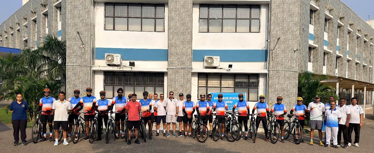 Air Force cycle rally reaches Jammu; pays tribute to Kargil heroes.